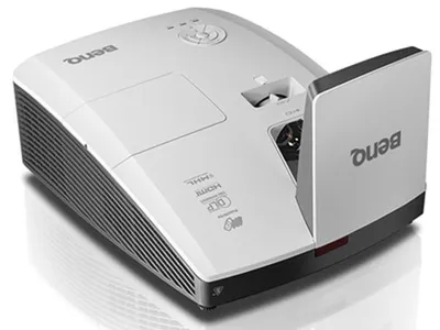 BenQ MW855UST+ Projector